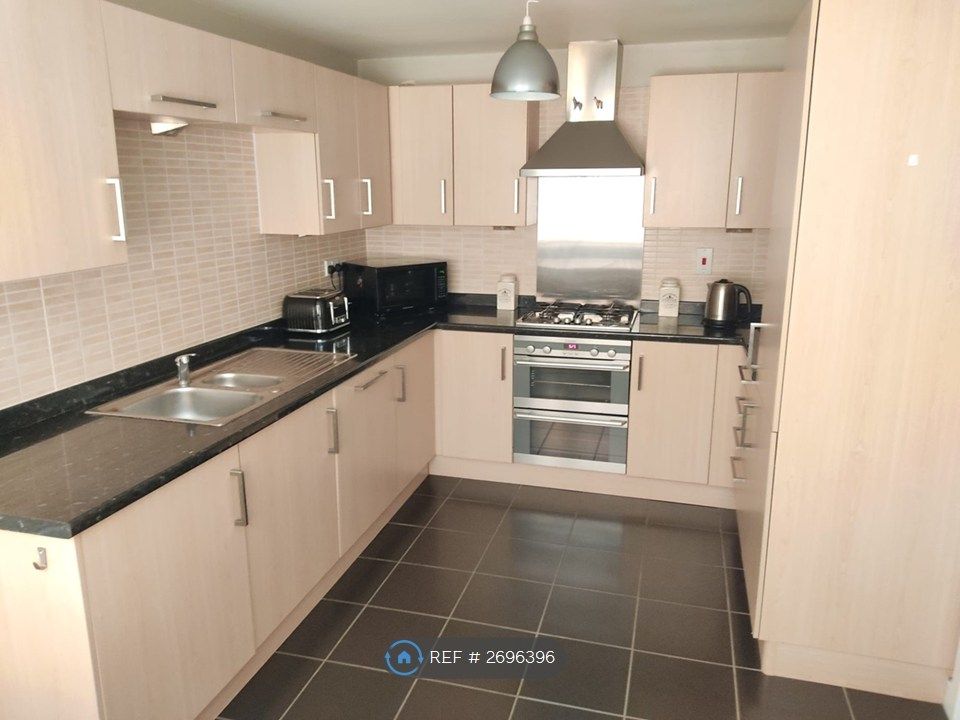 Property photo 3 of 18