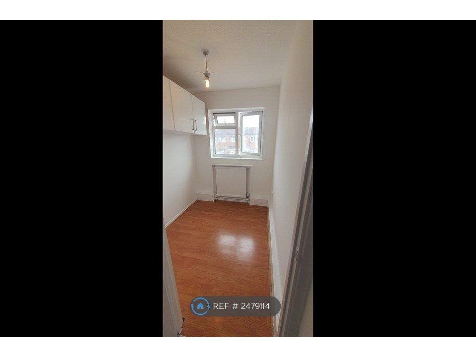 Property photo 2 of 35 Bedroom, Single Bed