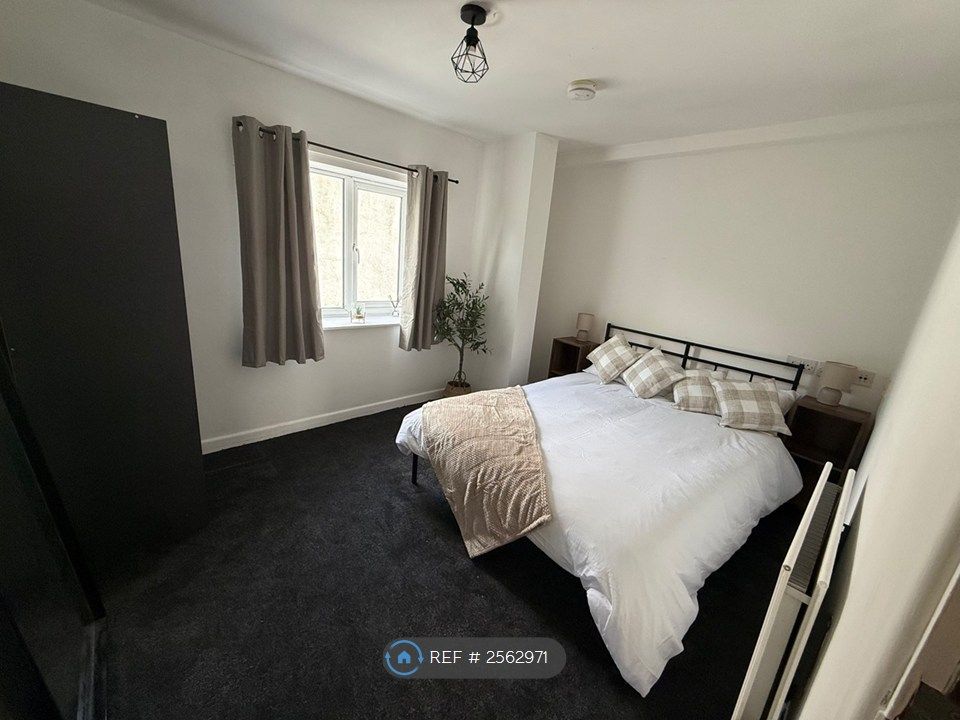 Property photo 1 of 3