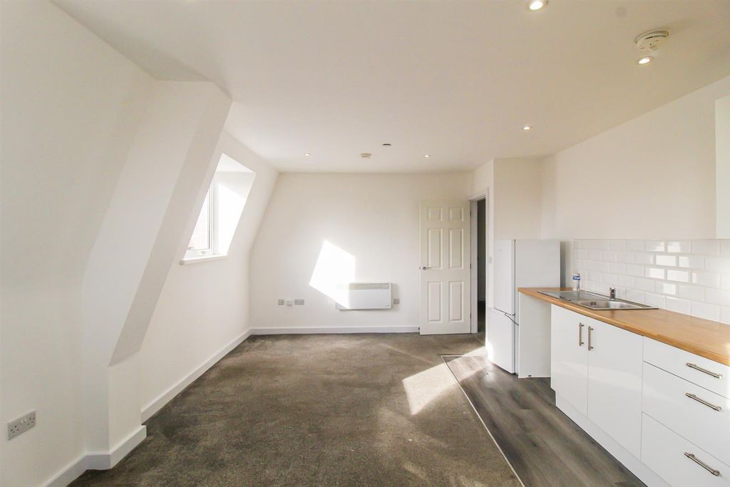 Property photo 2 of 6