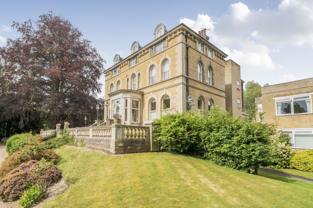 Property photo 1 of 14