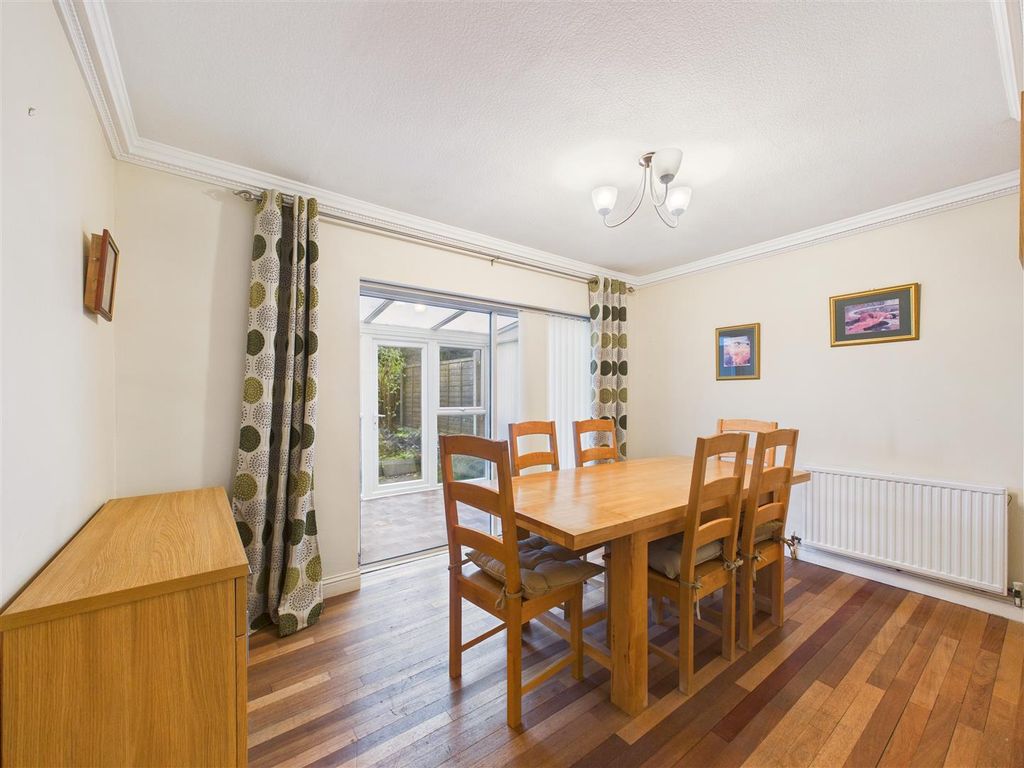 Property photo 3 of 9 Cam05451G0-Pr0086-Still006.Jpg