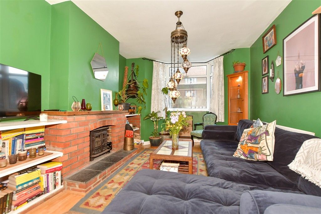 Property photo 3 of 10 Lounge