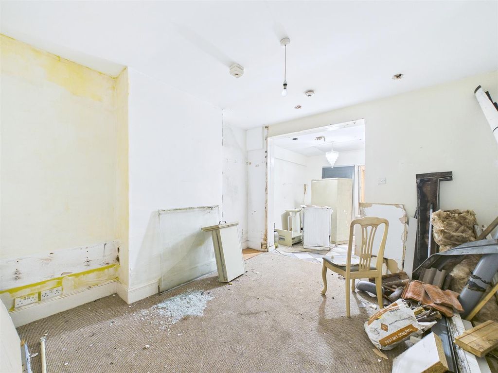 Property photo 3 of 16 3 - Sandringham Road.Jpg