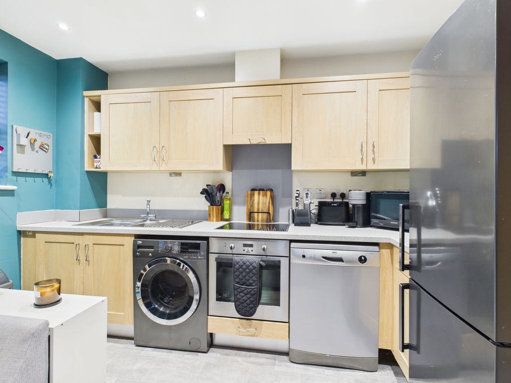 Property photo 3 of 6 Gallery