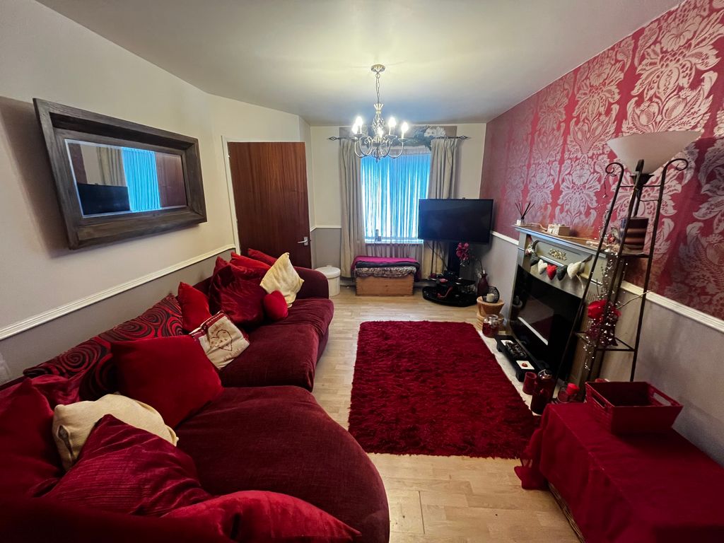 Property photo 3 of 12 Image