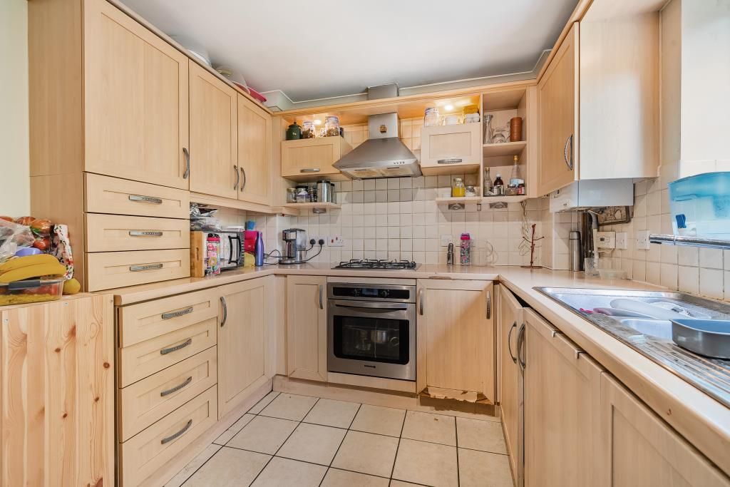 Property photo 3 of 10 Kitchen