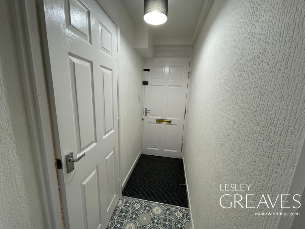 Property photo 3 of 8 Hallway