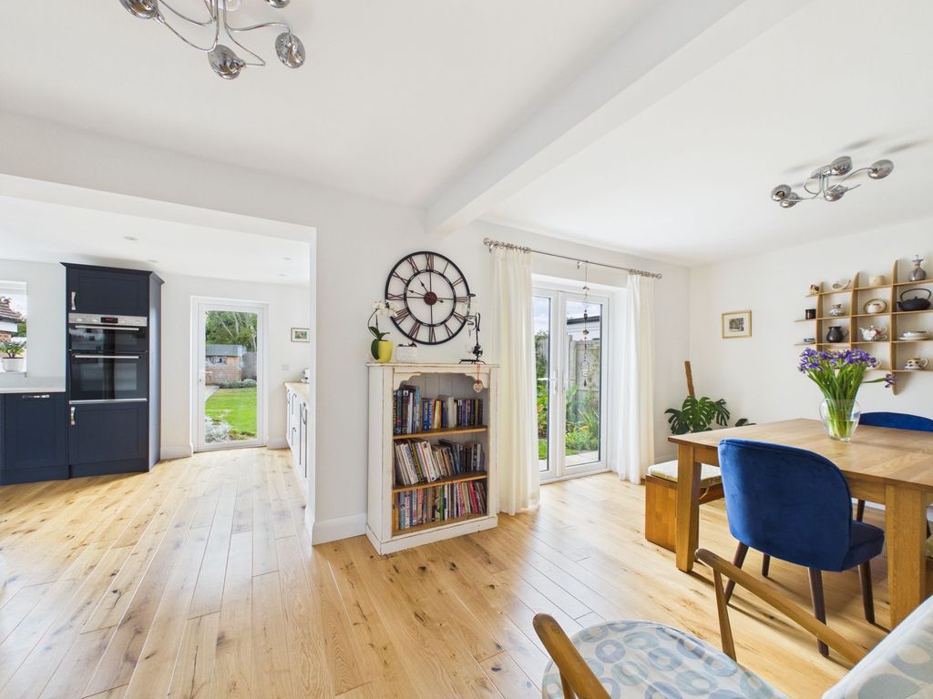 Property photo 2 of 34