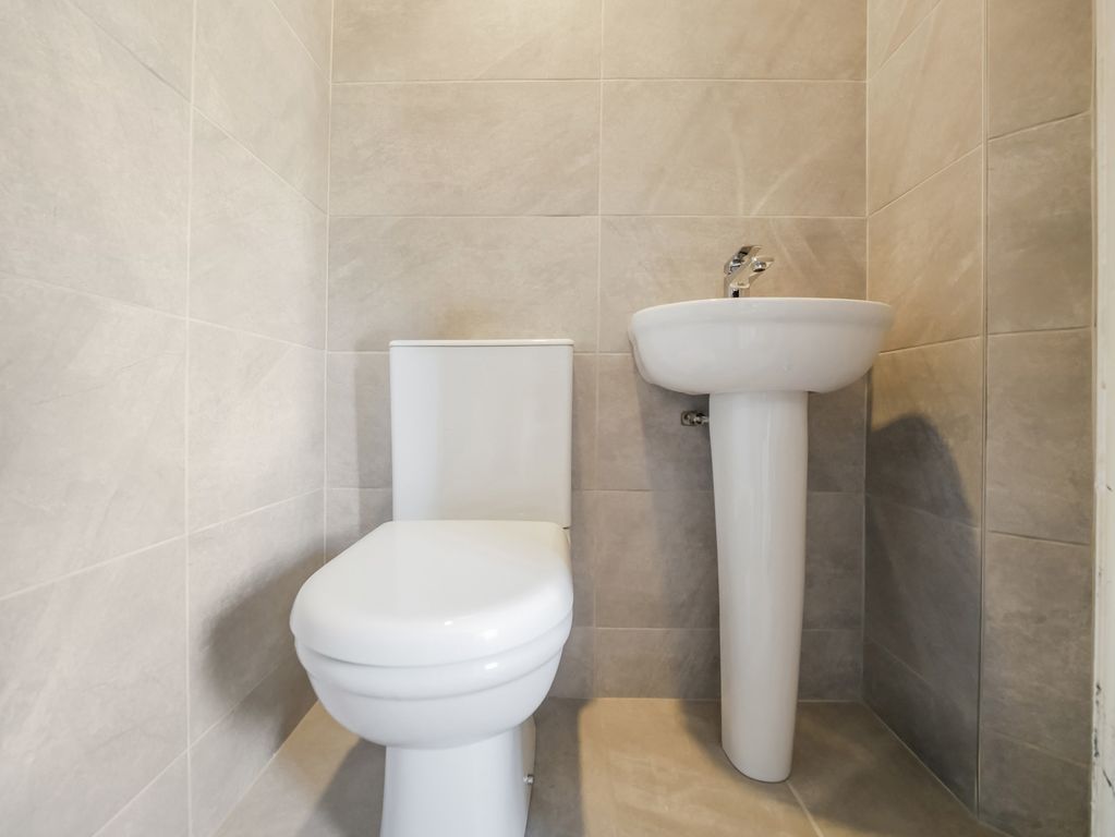 Property photo 2 of 21 Picture No. 17