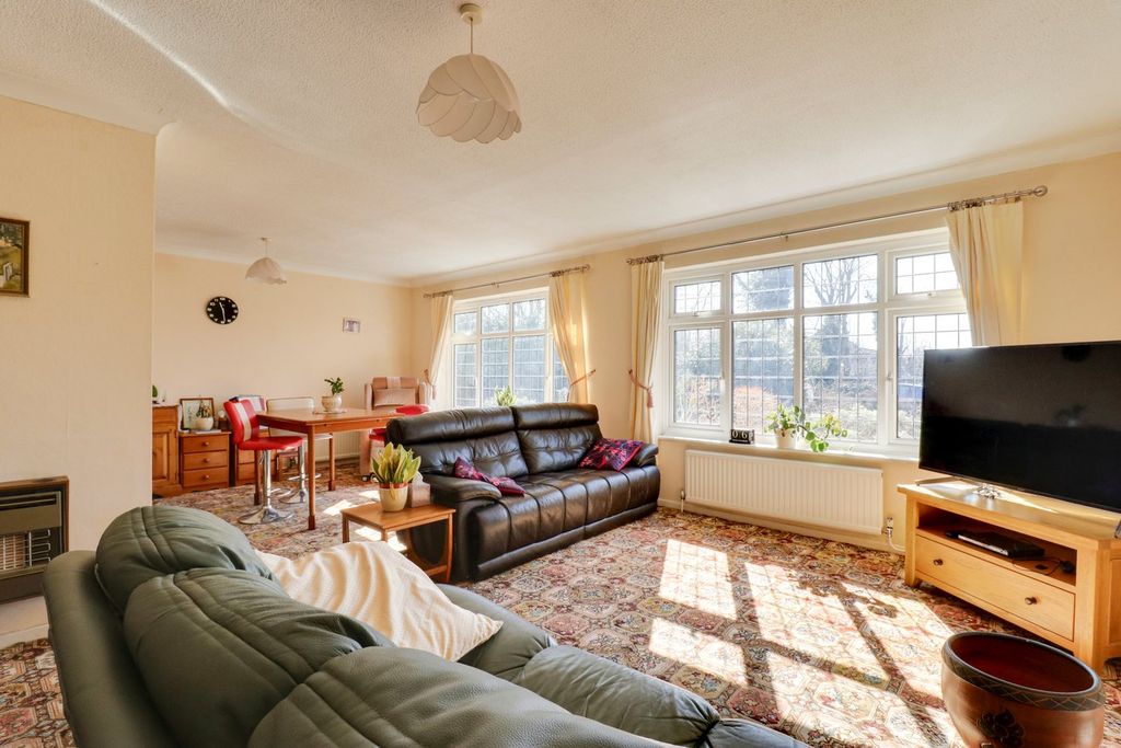 Property photo 3 of 19