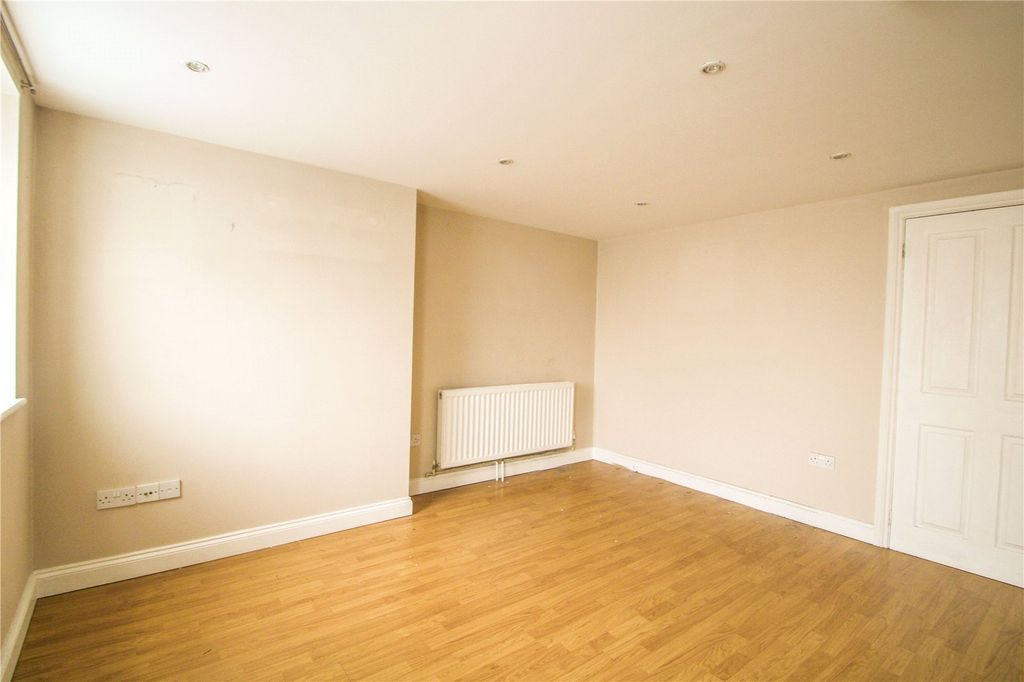 Property photo 1 of 8 Picture No. 10