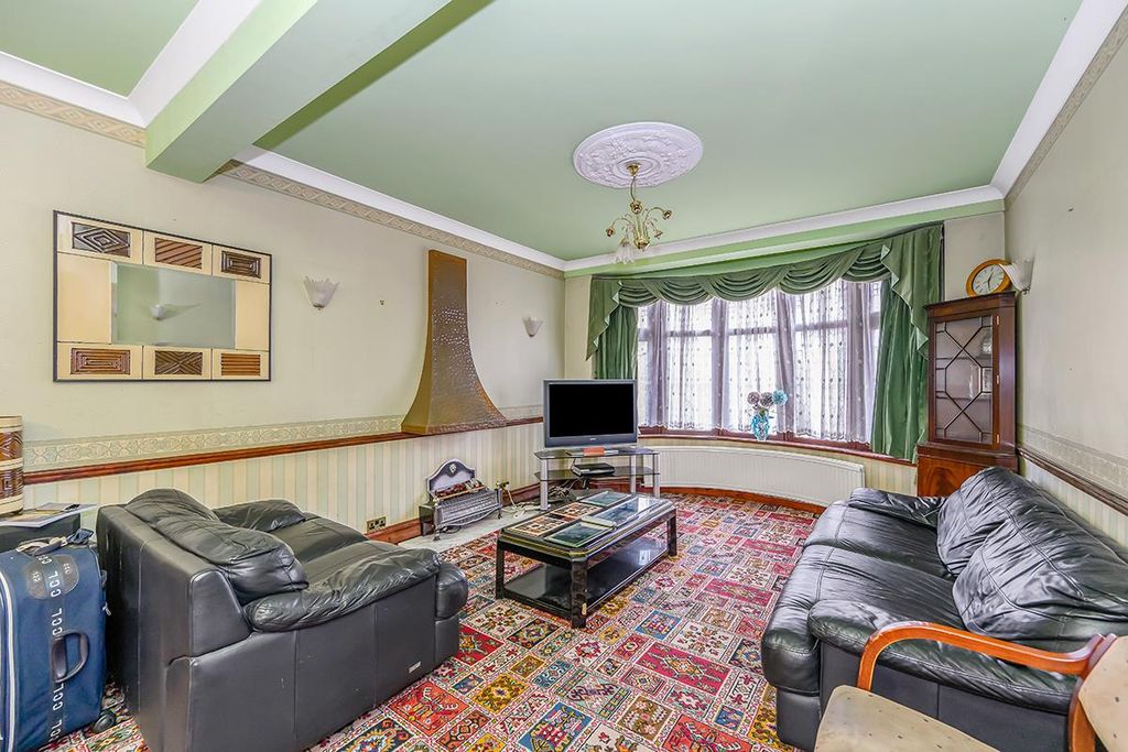 Property photo 3 of 19