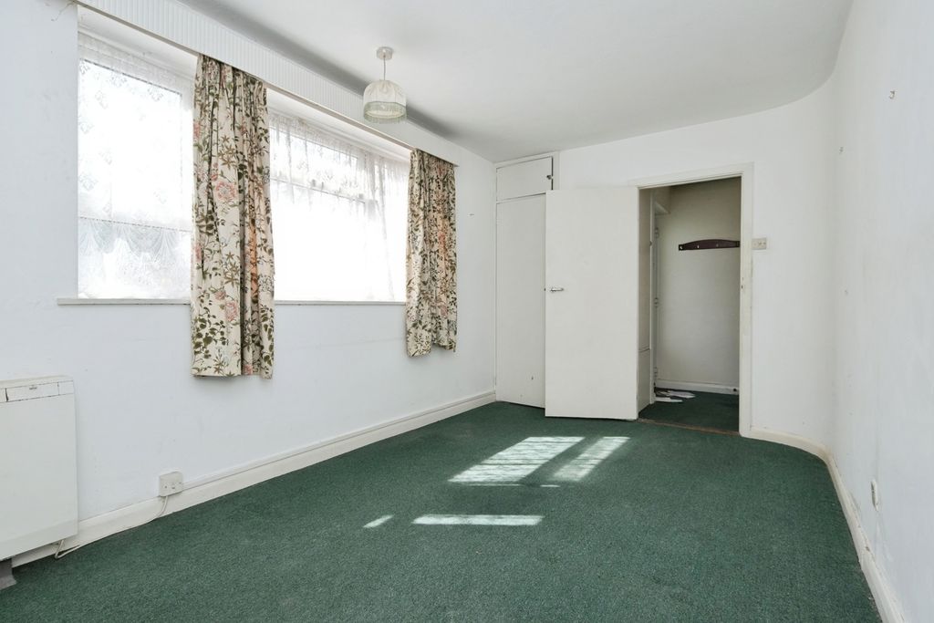 Property photo 3 of 16 Pbox-Img.Jpg