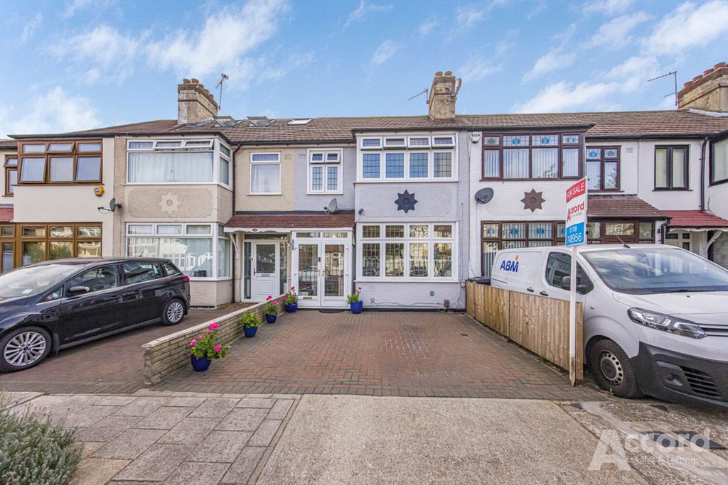 Property photo 1 of 18