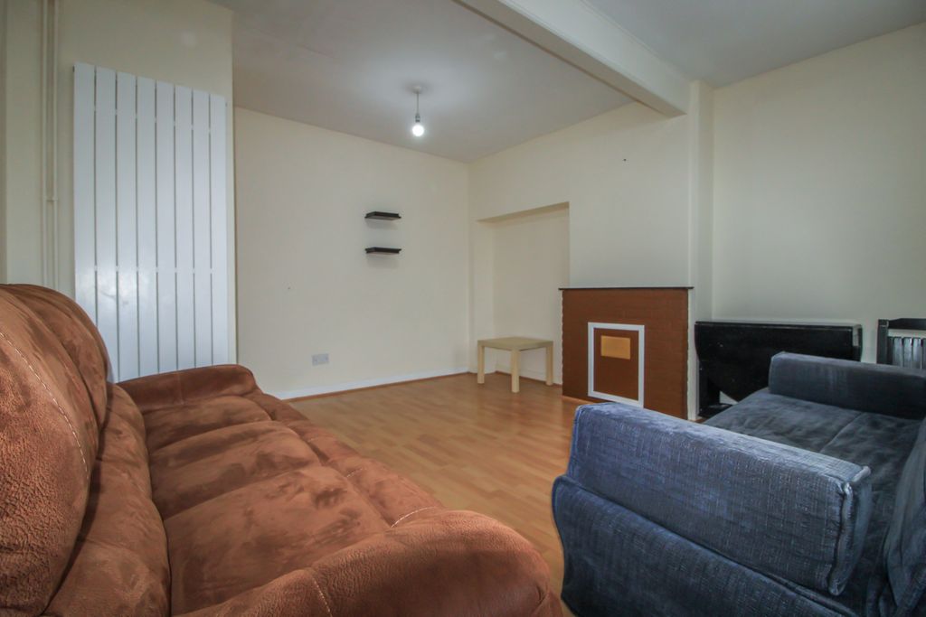 Property photo 3 of 16 Gallery