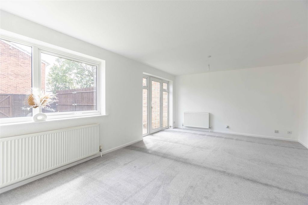 Property photo 2 of 15 Rhw55 (5 Of 15).Jpg