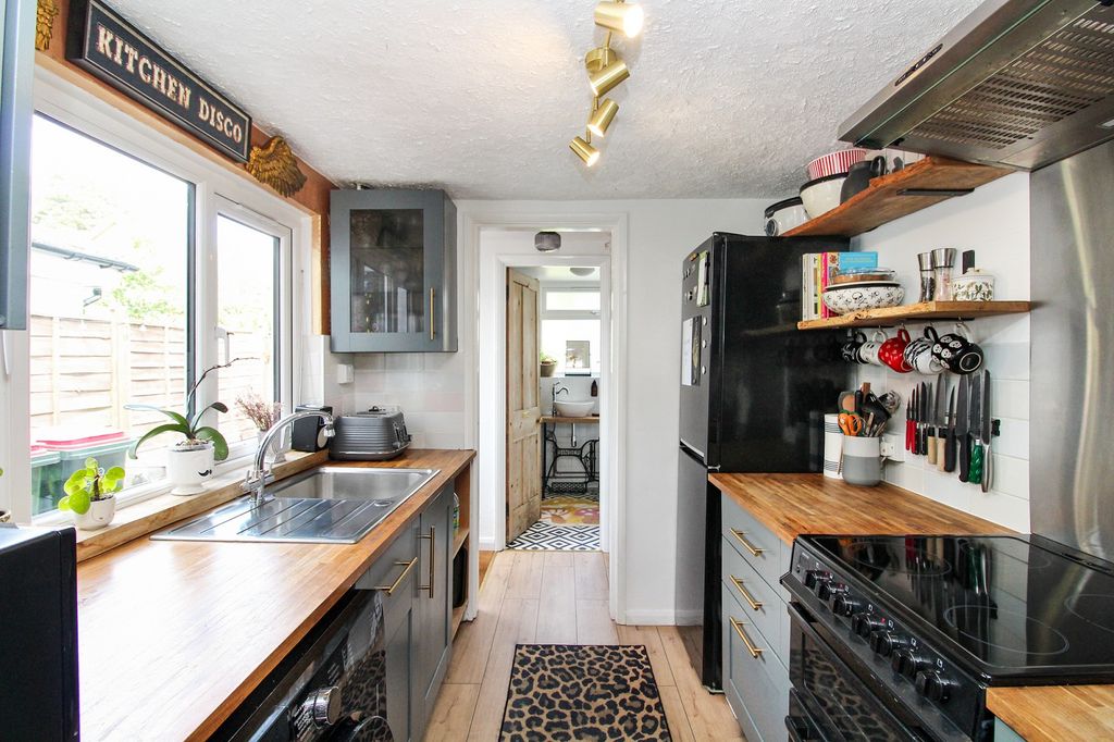 Property photo 2 of 13 Kitchen