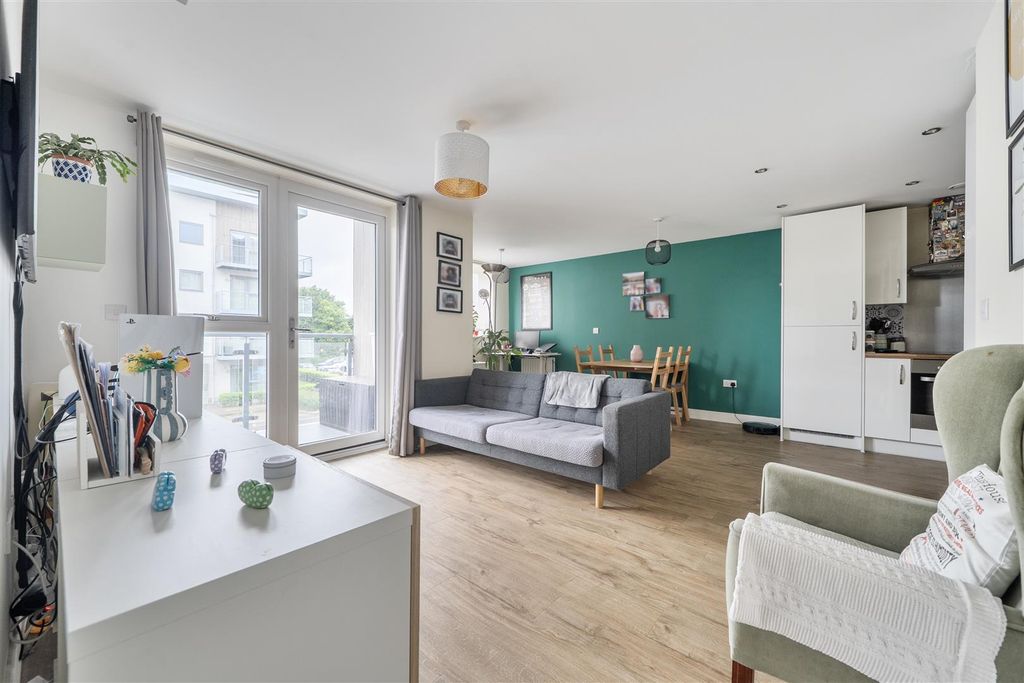 Property photo 3 of 18 Open Plan