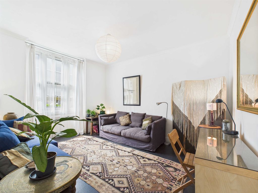 Property photo 2 of 11 1
