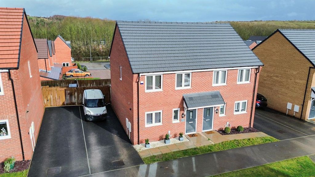 Property photo 1 of 25 7373d45d-B029-456d-B461-5Da6d4A24Bd5.Jpg