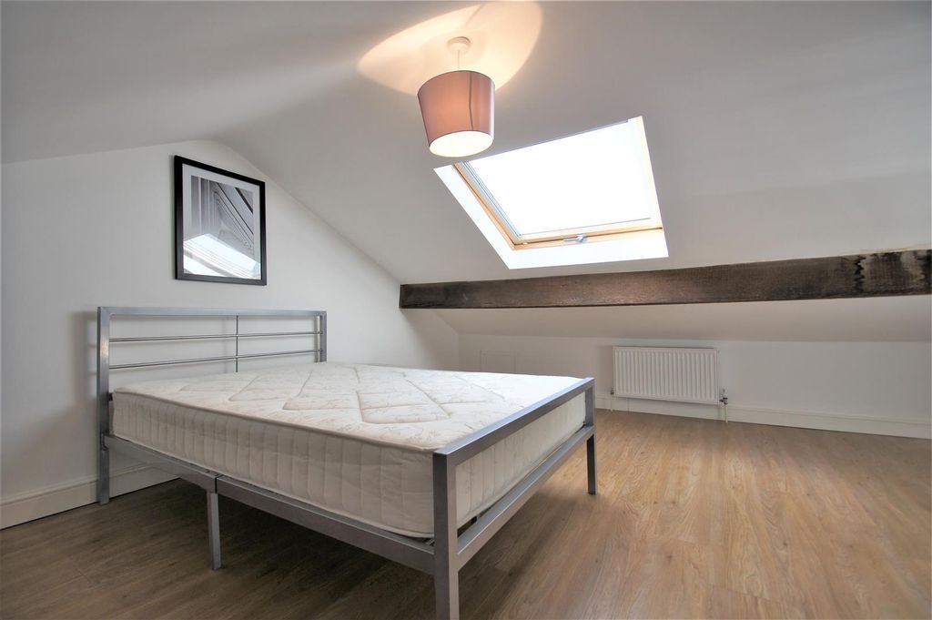 Property photo 3 of 28