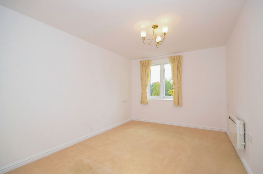 Property photo 3 of 10 Bedroom