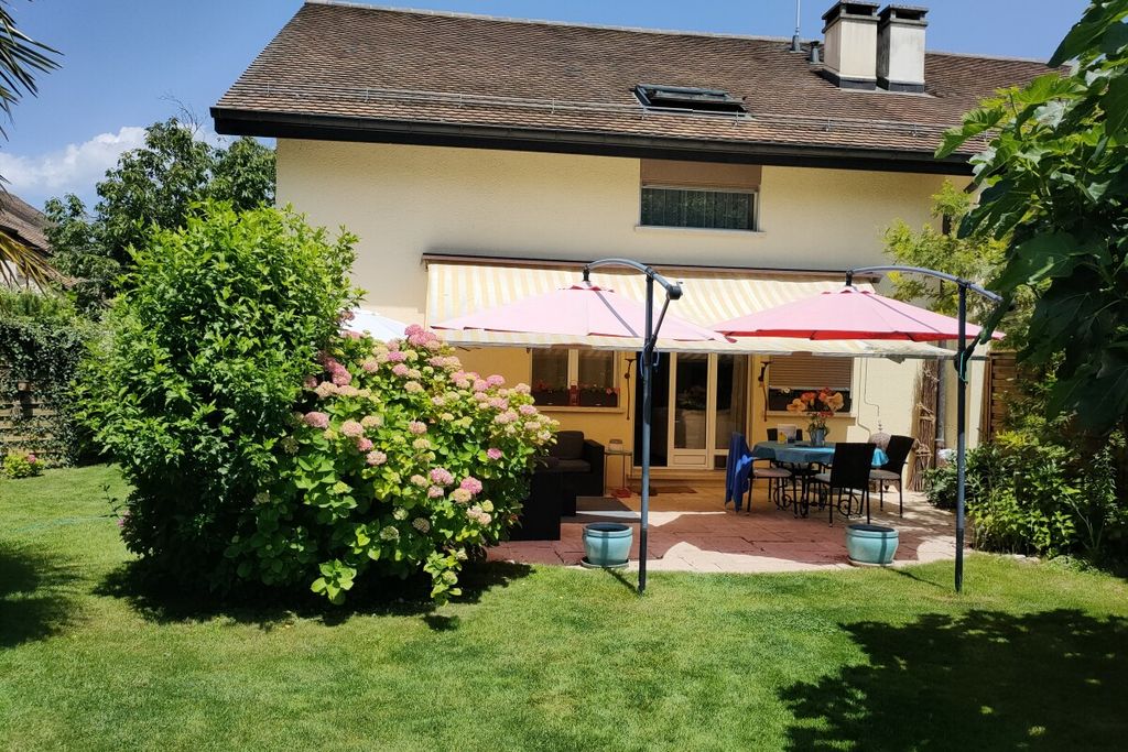 Property photo 3 of 12