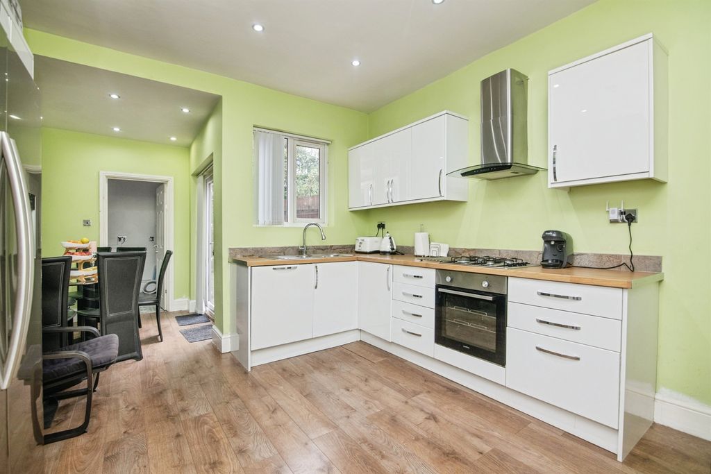 Property photo 3 of 15