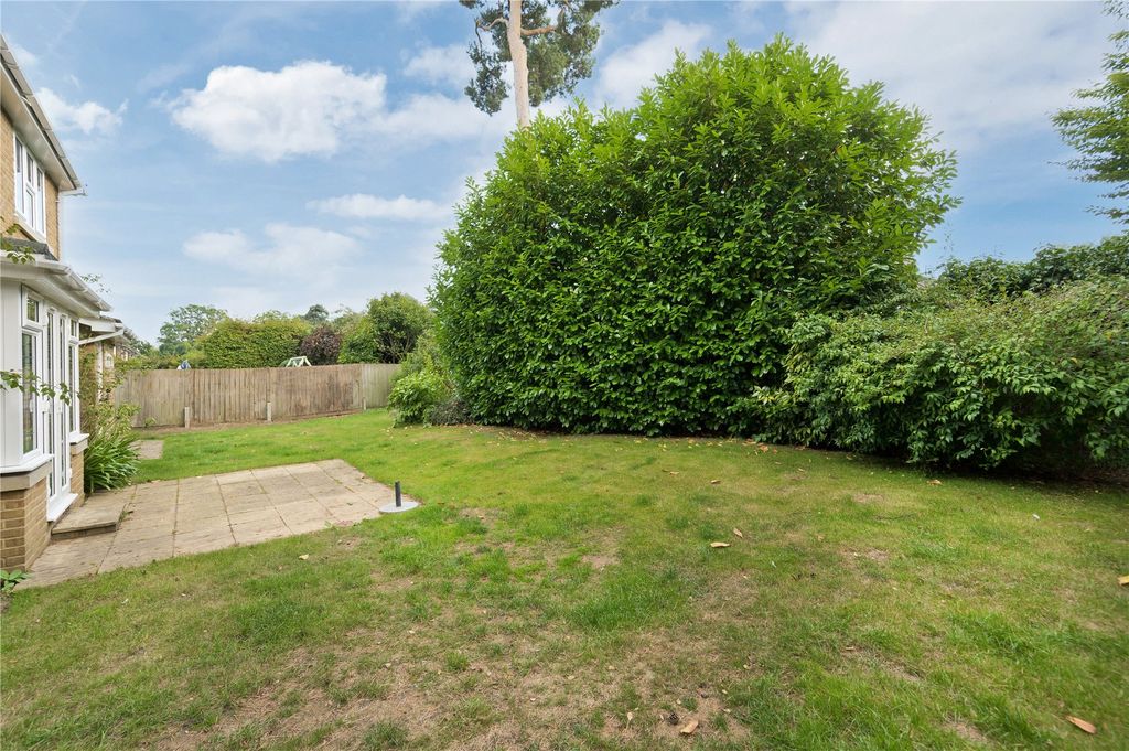 Property photo 3 of 21 19 Clevedon 07