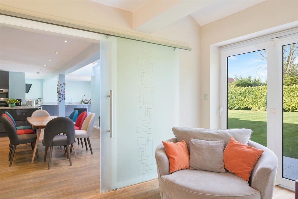 Additional image 8 of 5 bed detached house for saleGarden Walk, Coulsdon CR5
