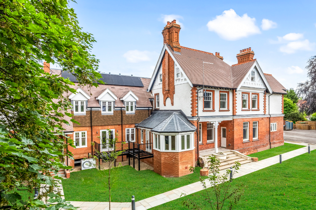 Property photo 1 of 13 Hermitage Place