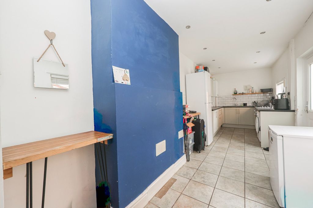 Property photo 2 of 20 4874573