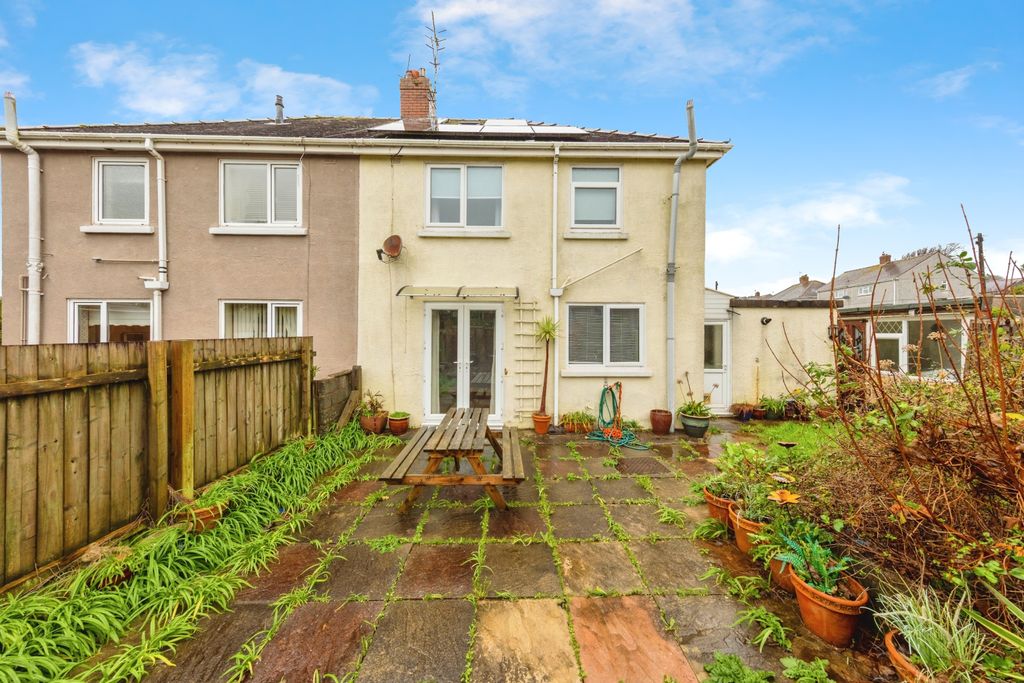 Property photo 3 of 18