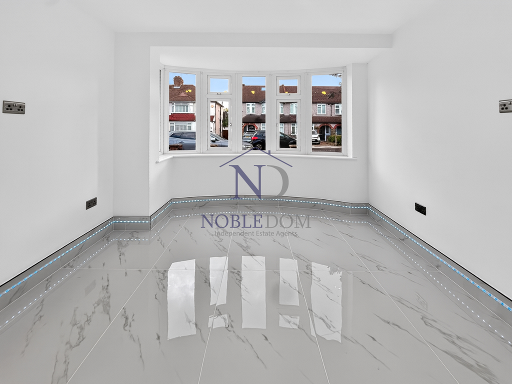 Property photo 3 of 17 Gallery