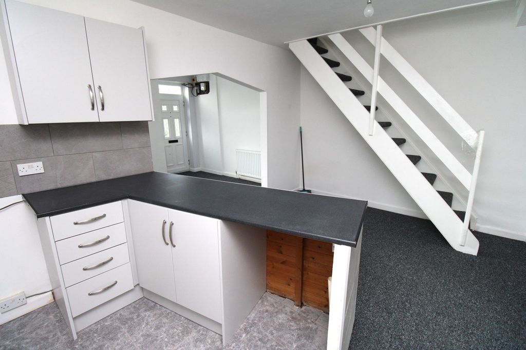 Property photo 3 of 24