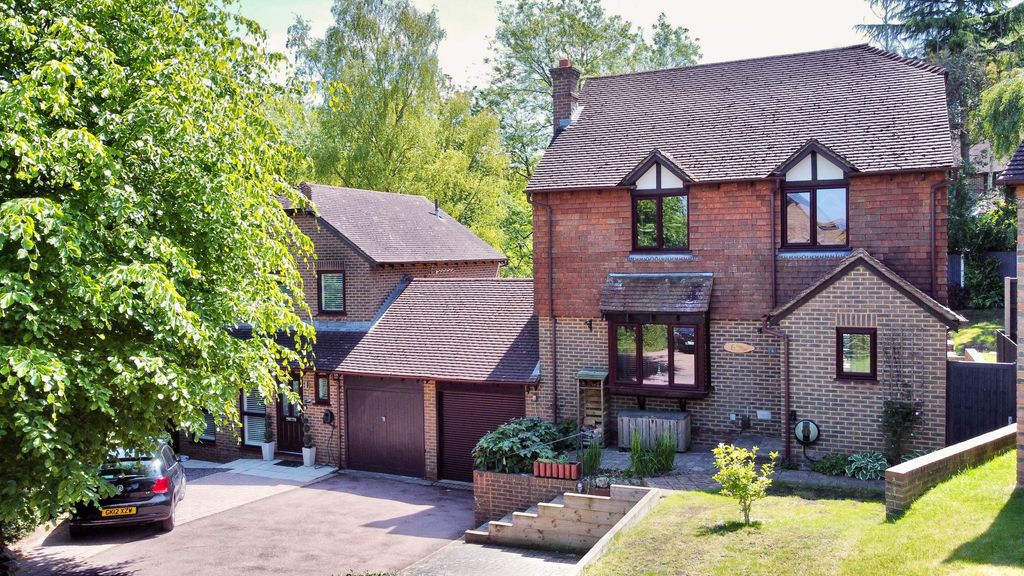 Property photo 1 of 32