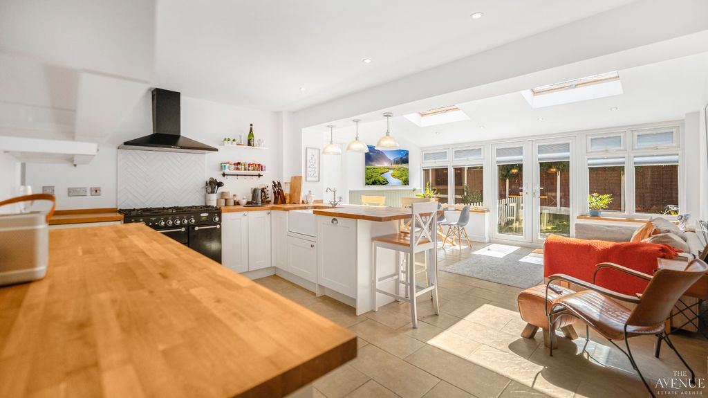 Property photo 3 of 24 5028956