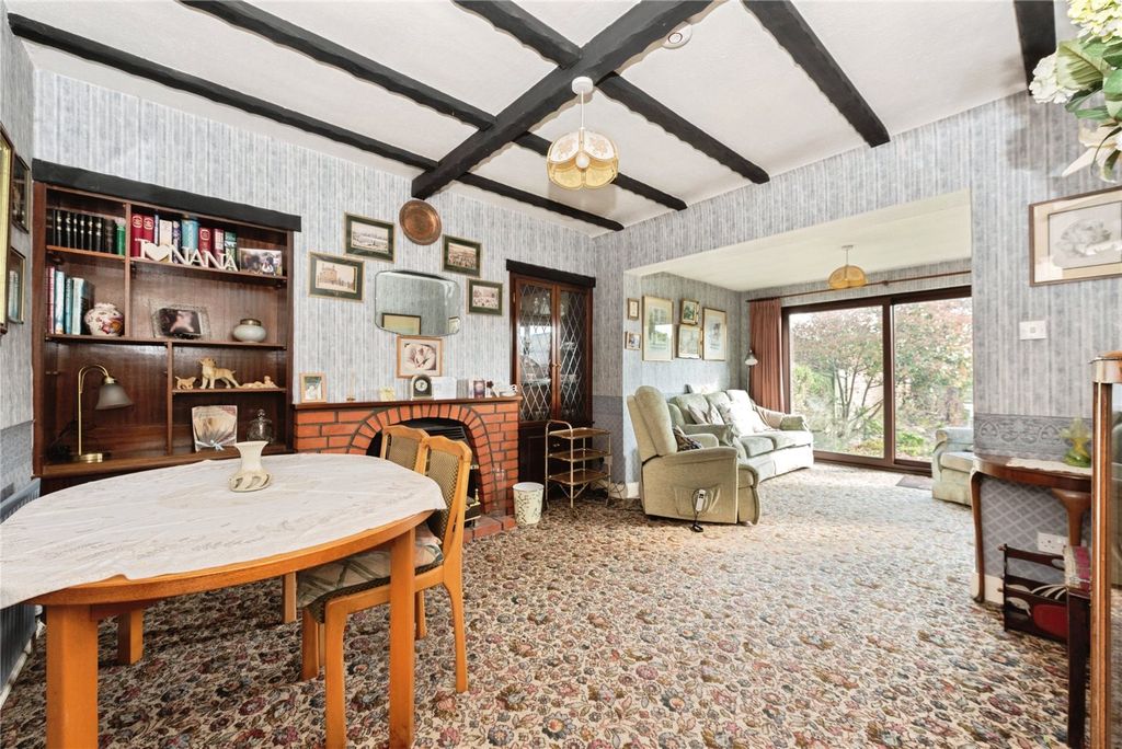 Property photo 3 of 8 Dining Area