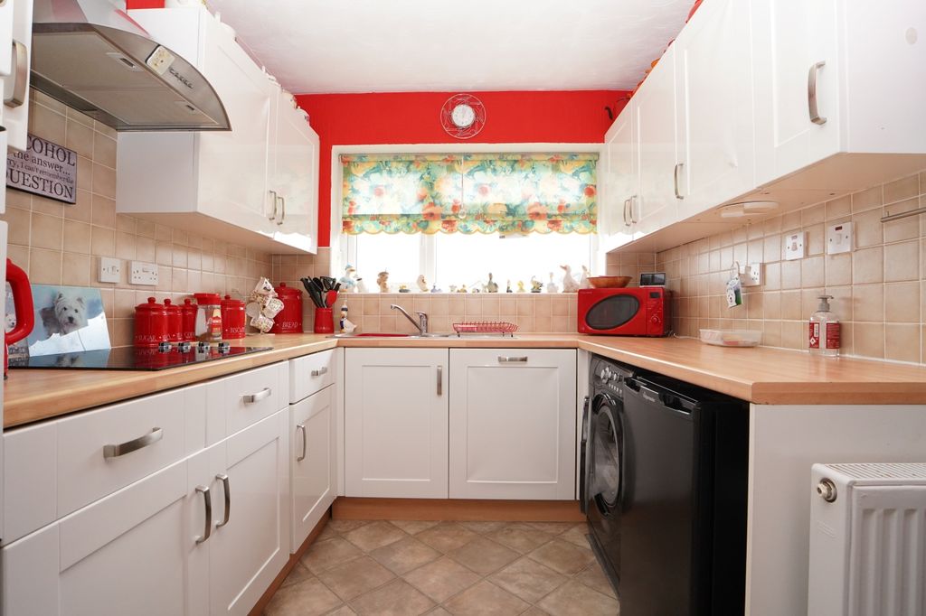 Property photo 3 of 8