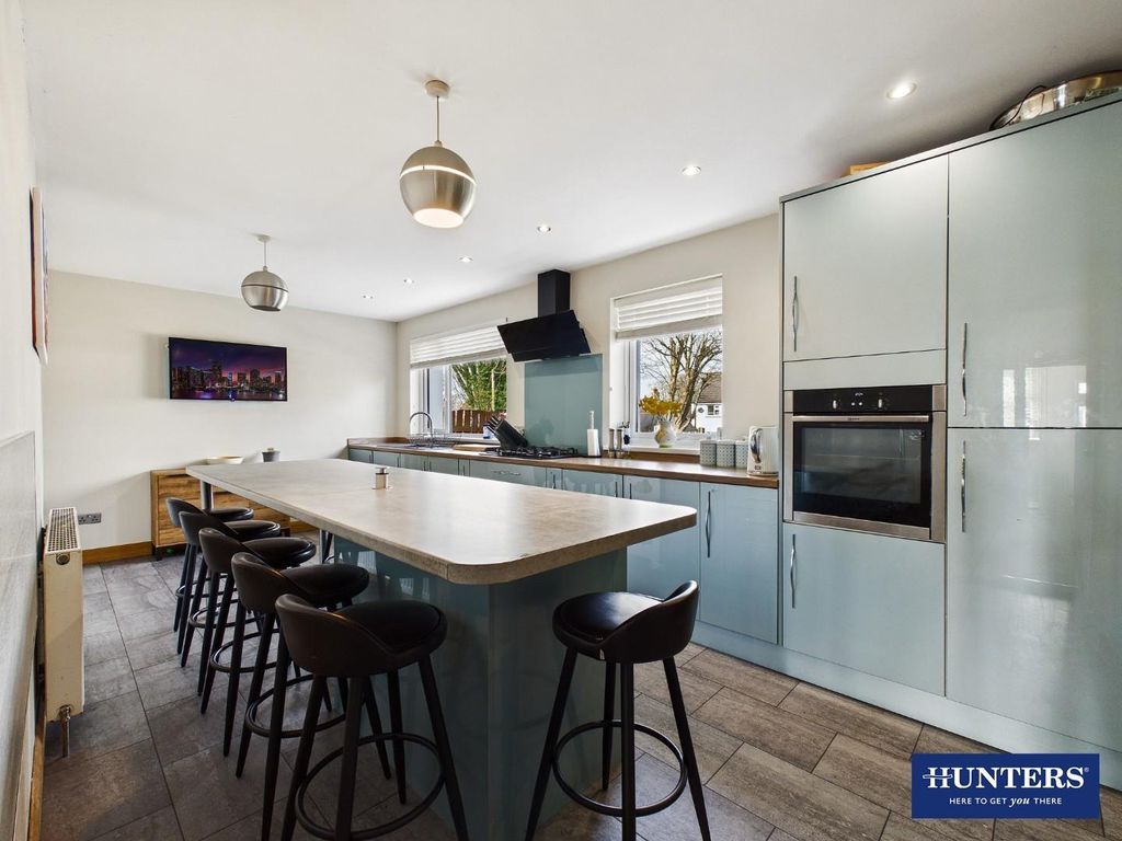 Property photo 2 of 26 Kitchen Breakfast Room