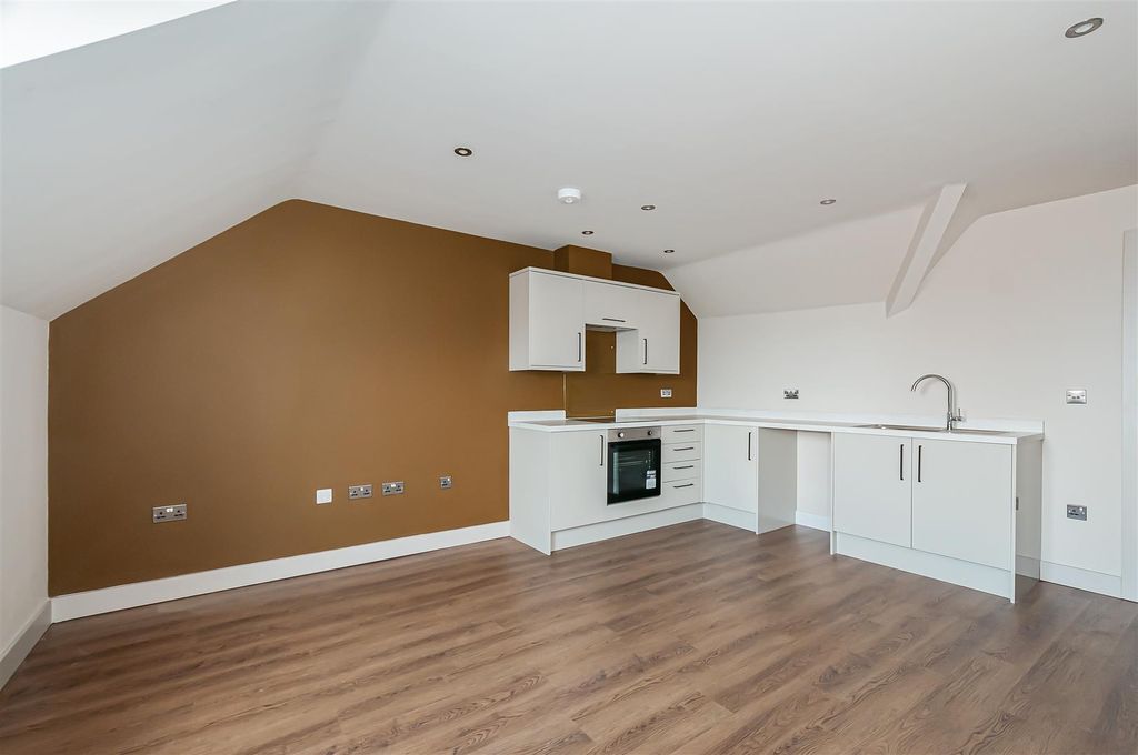 Property photo 2 of 9 Vic Quays3.Jpg