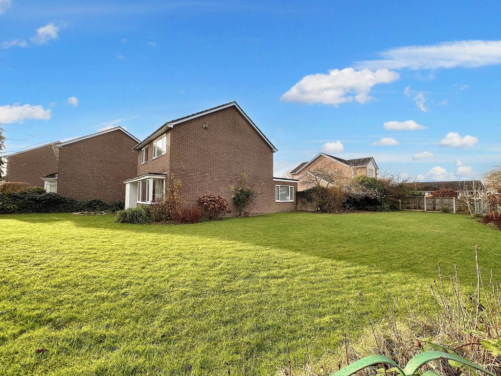 Property photo 3 of 16 Gelt Close