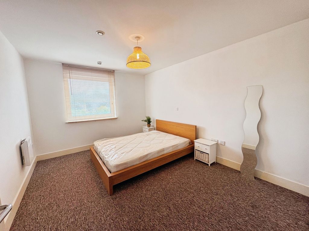Property photo 3 of 8 Bedroom
