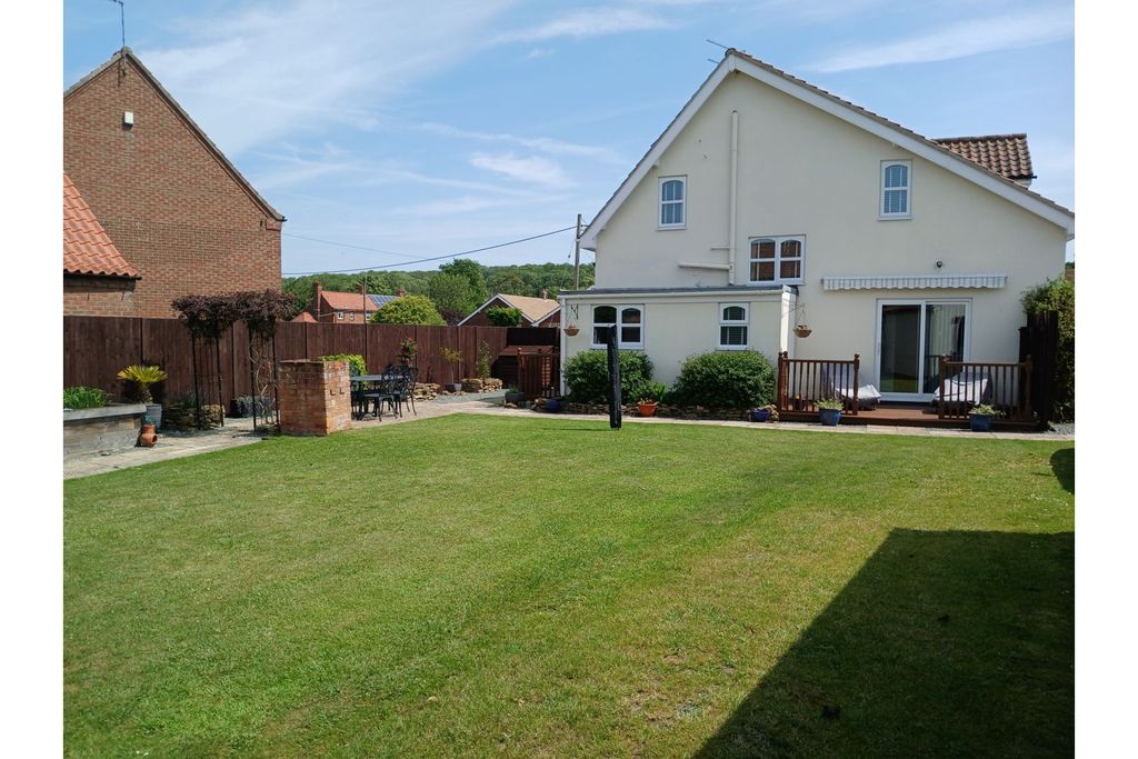 Property photo 2 of 20