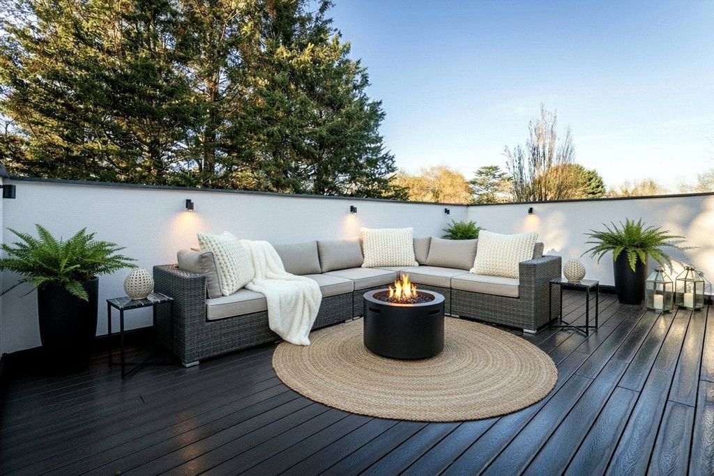 Property photo 3 of 28 House. Partnership