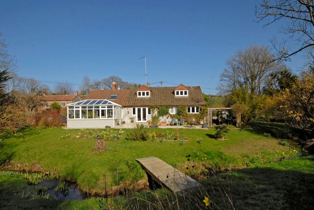 Property photo 1 of 12 The Willows