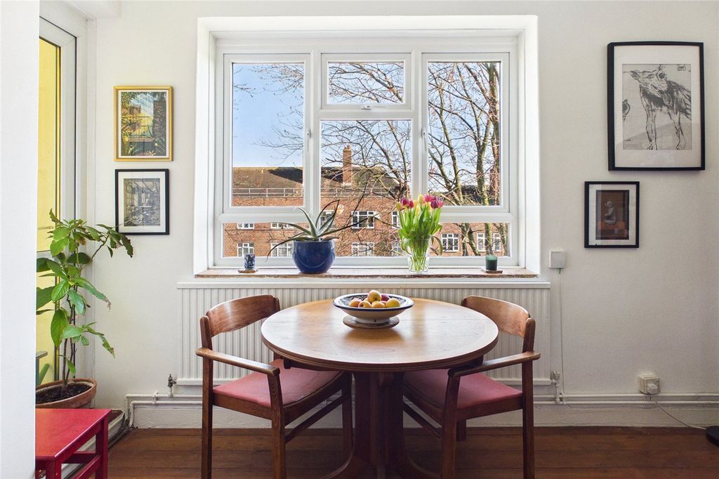 Property photo 3 of 12 Picture No. 10