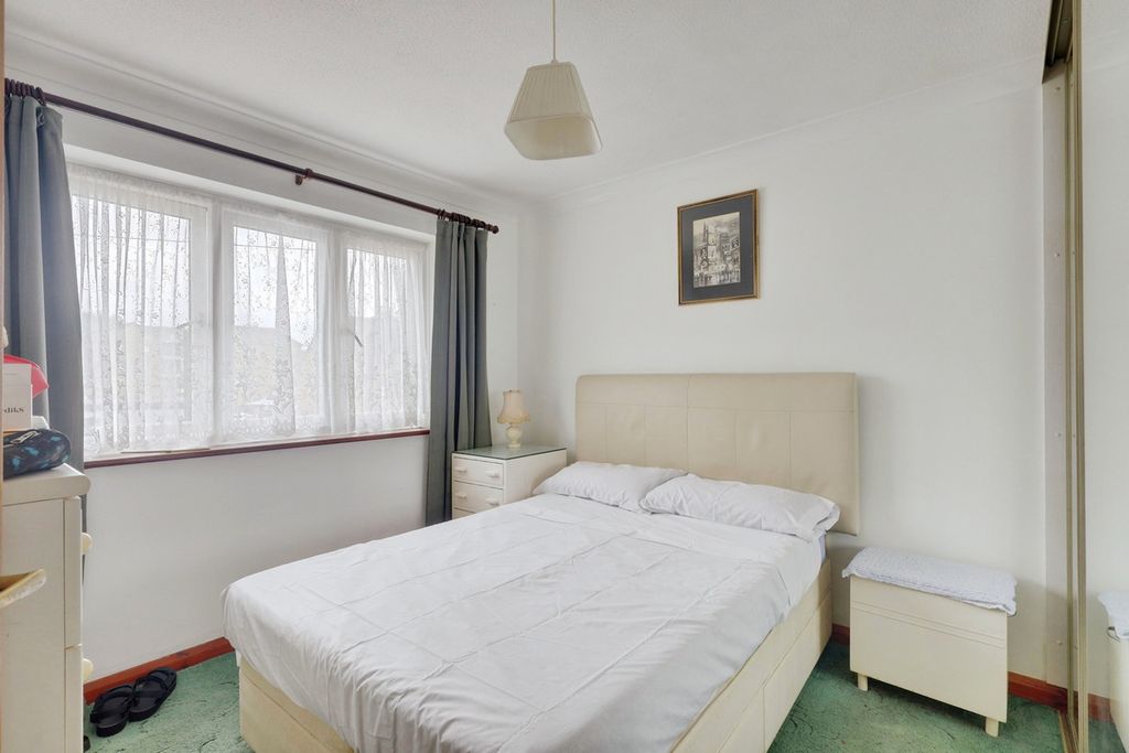 Property photo 2 of 8