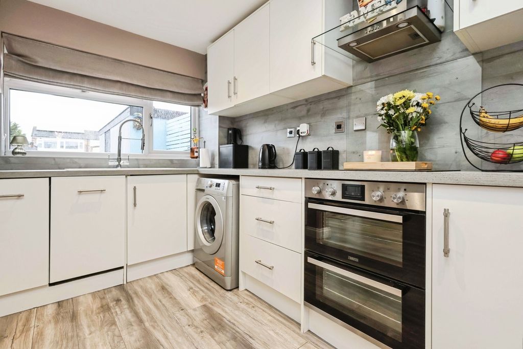 Property photo 3 of 22 Pbox-Img.Jpg